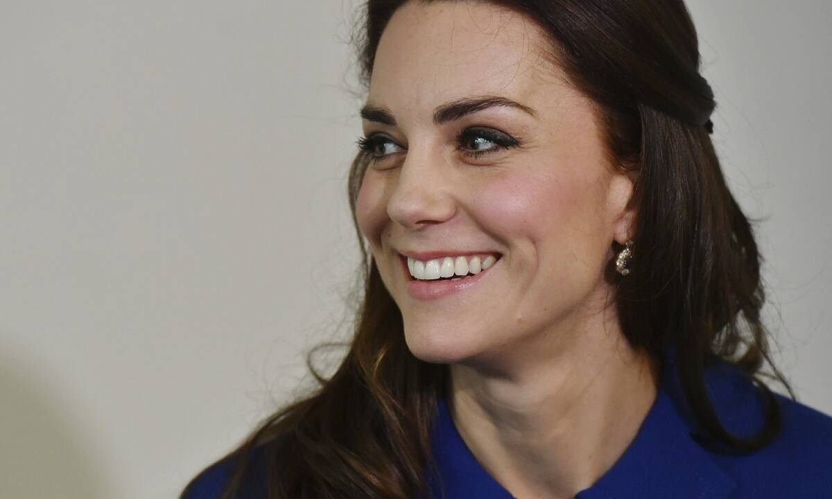 Κάνε το όπως η Kate Middleton: 10 χτενίσματα για να αντιγράψεις