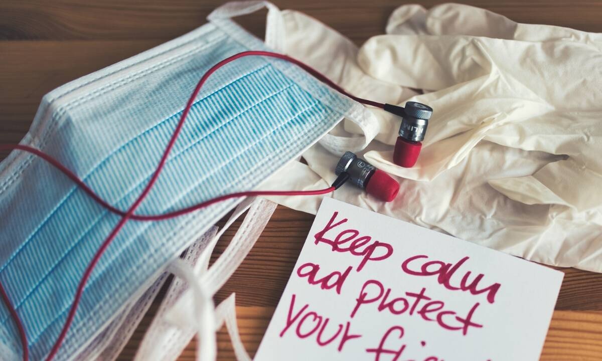 Μπορείς να καθαρίσεις τη μάσκα μόνο με αντισηπτικό;