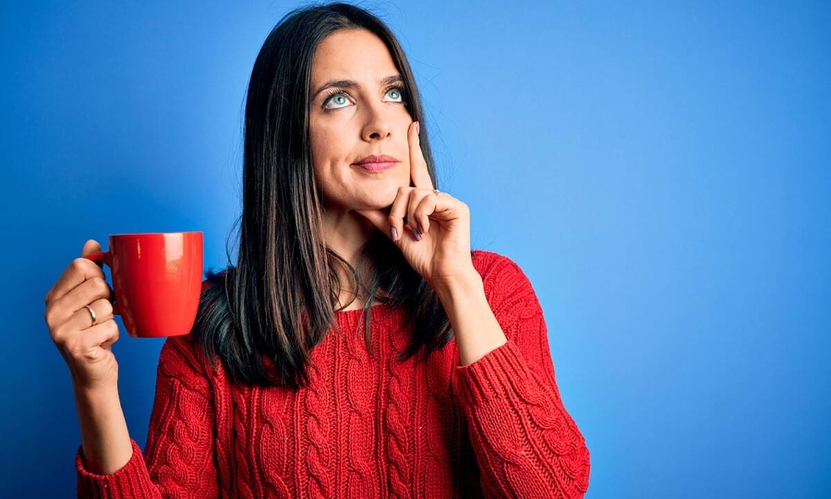 Τα ποτά που ενισχύουν την εγκεφαλική λειτουργία (βίντεο)