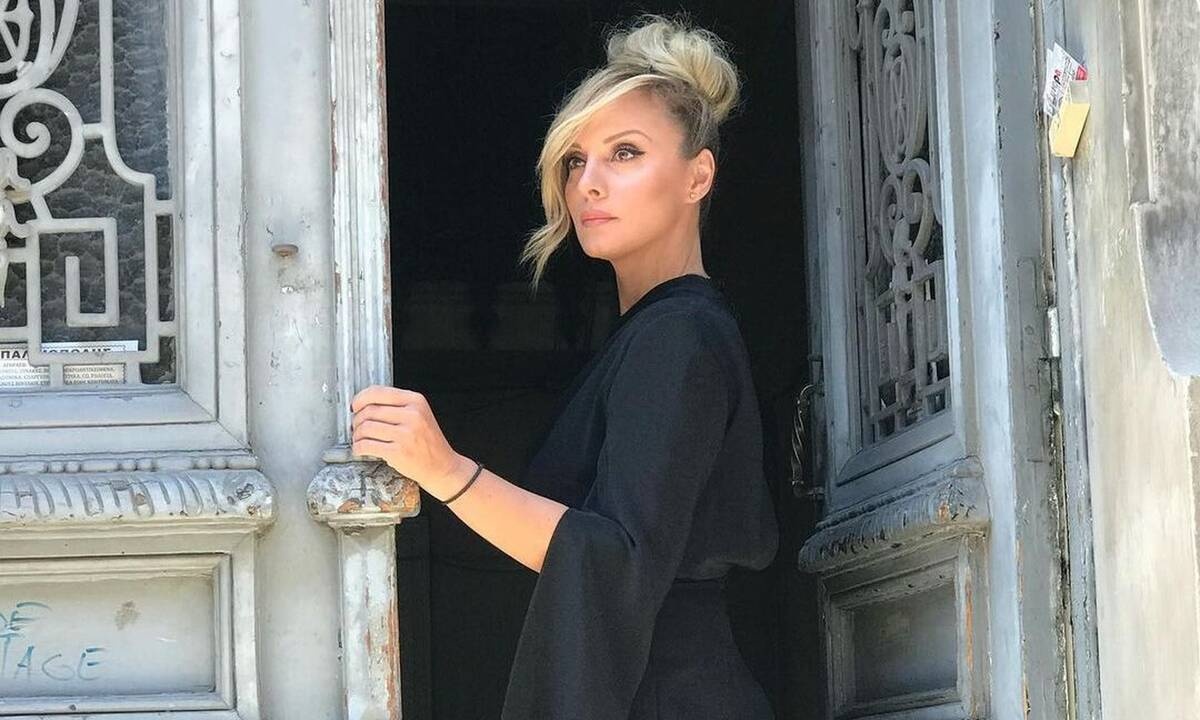 Πέγκυ Ζήνα: To νέο τραγούδι, το παράπονο και η απώλεια από τον κορονοϊό 