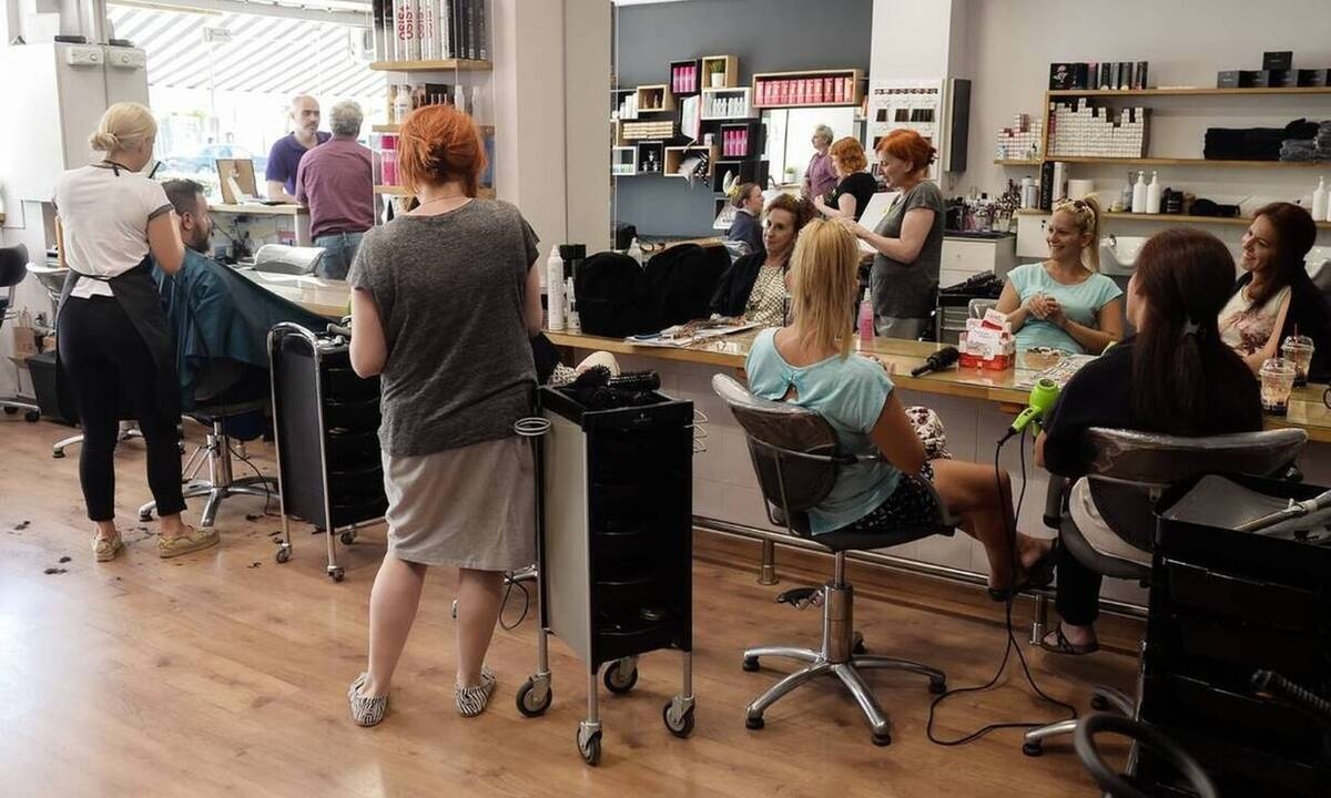 Lockdown: Τι θα γίνει με τα κομμωτήρια - Πότε κλείνουν;