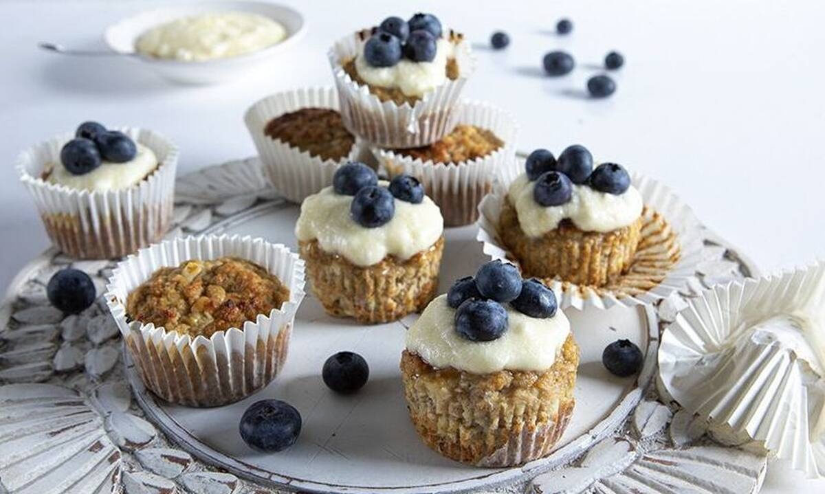 Αυτά τα muffins με 5 υλικά του Άκη Πετρετζίκη θα τα λατρέψετε! 