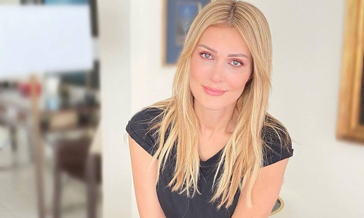 Η total white κουζίνα της Θεοδωρίδου είναι ό,τι πιο μοντέρνο έχεις δει σε design! 