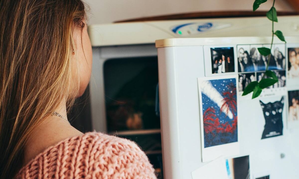 Πώς θ' αποφύγεις τα παχυντικά σνακς πριν τον βραδινό ύπνο