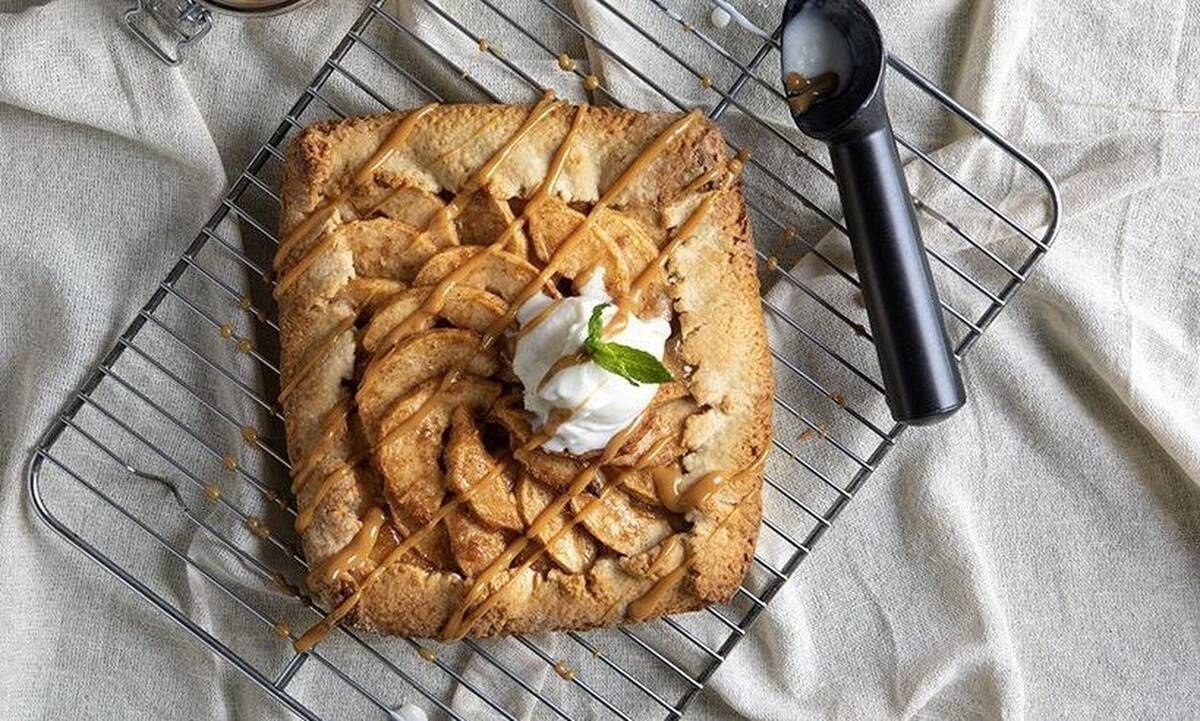 Μία γλυκιά συνταγή από τον Πετρετζίκη: Galette με μήλα