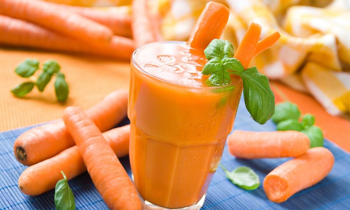Χυμός καρότου: Τα μοναδικά οφέλη για την υγεία (βίντεο)