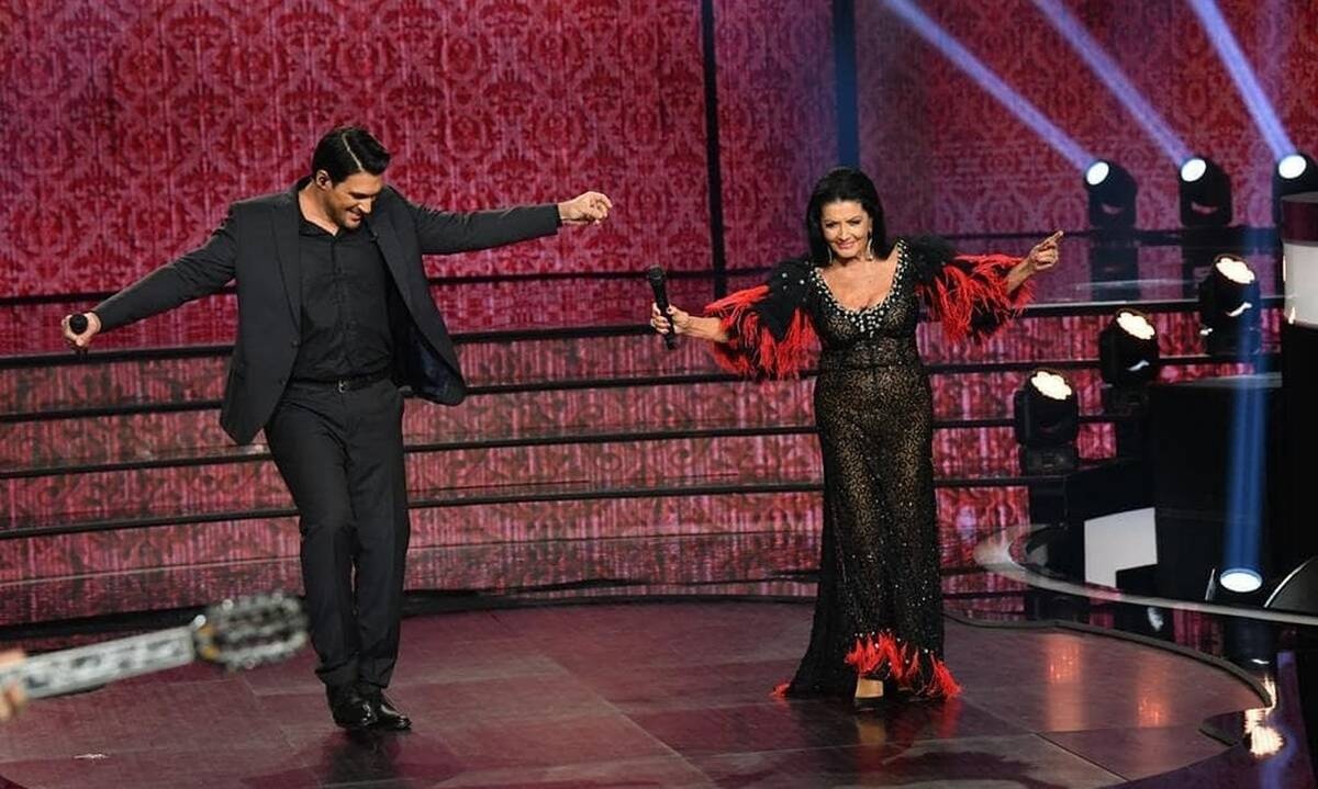 J2US: Η Ζωζώ έβαλε ξανά φωτιά στο stage του λαμπερού σόου! (video)