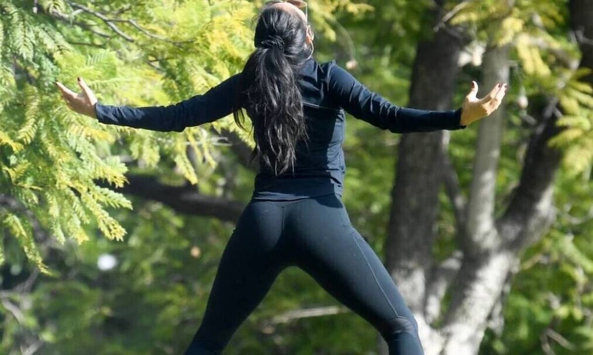 Πάρτε υπογλώσσια! Πήγε για τρέξιμο και «έβγαλε τα μάτια» στους περαστικούς με το κορμί της (pics)