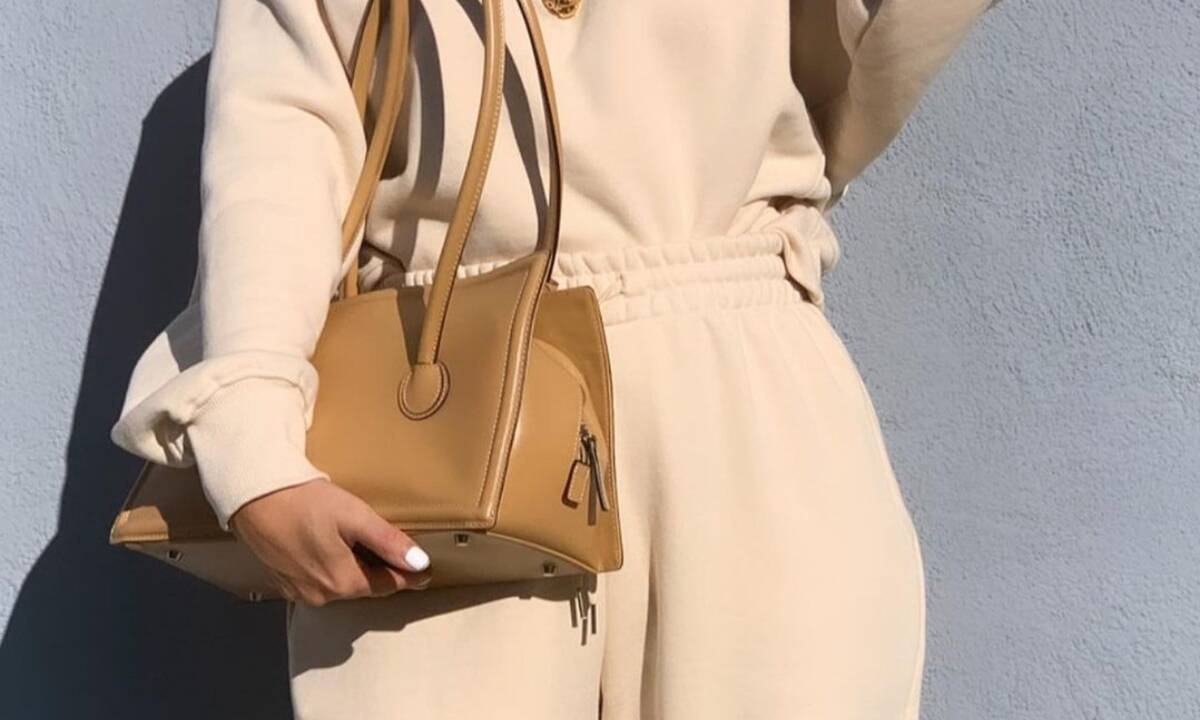Αυτές είναι οι 10 τσάντες που θα βλέπεις κυριολεκτικά παντού το 2021