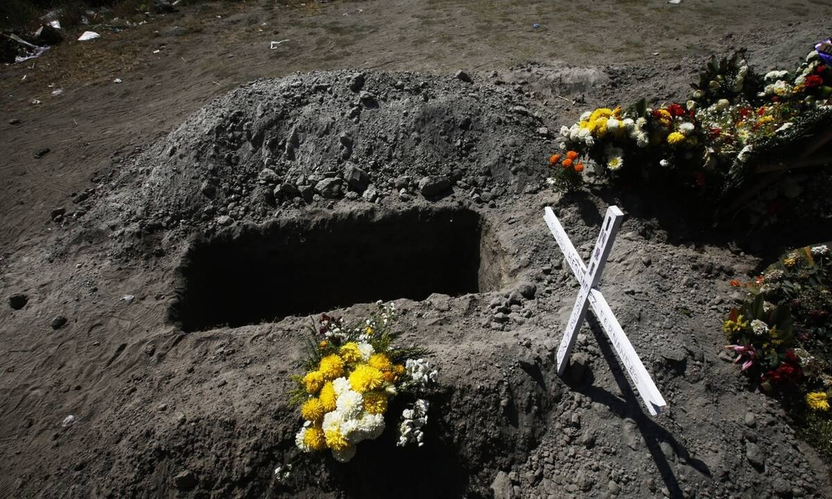 Κορονοϊός: Συγκλονίζει η περιγραφή νοσοκόμας - Όποιος έμπαινε στον «λάκκο» έβγαινε σε σακούλα