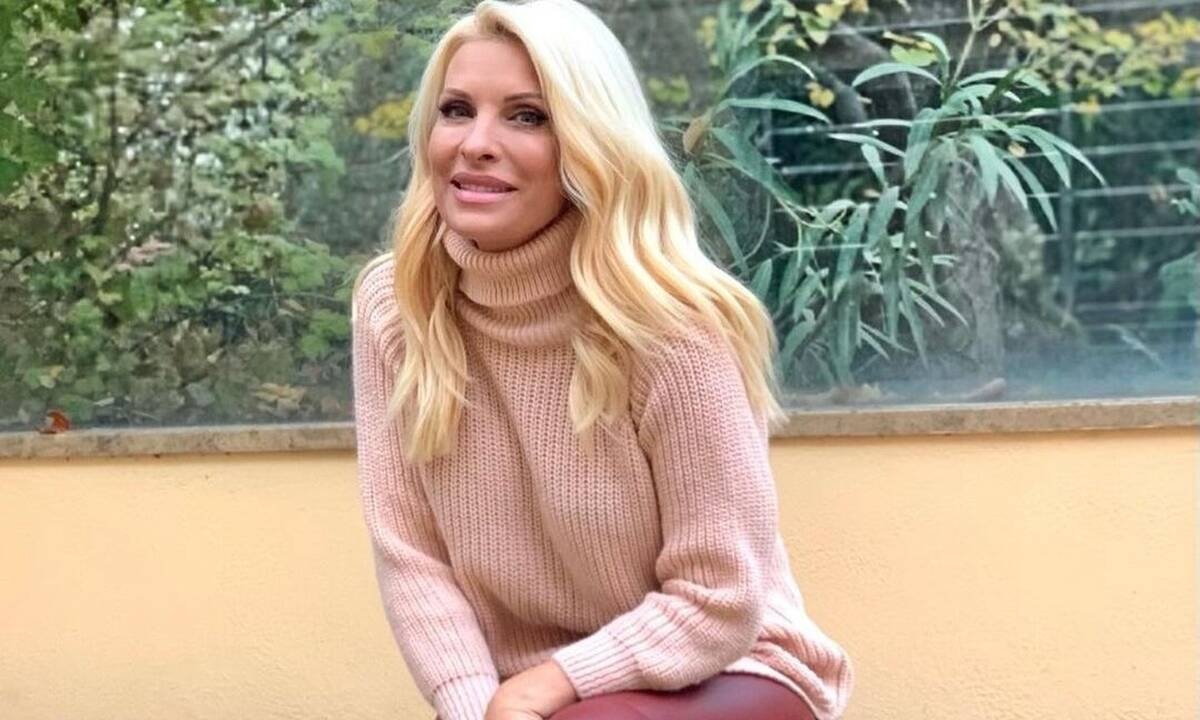 Σπάνια φωτό: Η Ελένη Μενεγάκη πριν από 24 ολόκληρα χρόνια σε ταξίδι στη Βενετία!