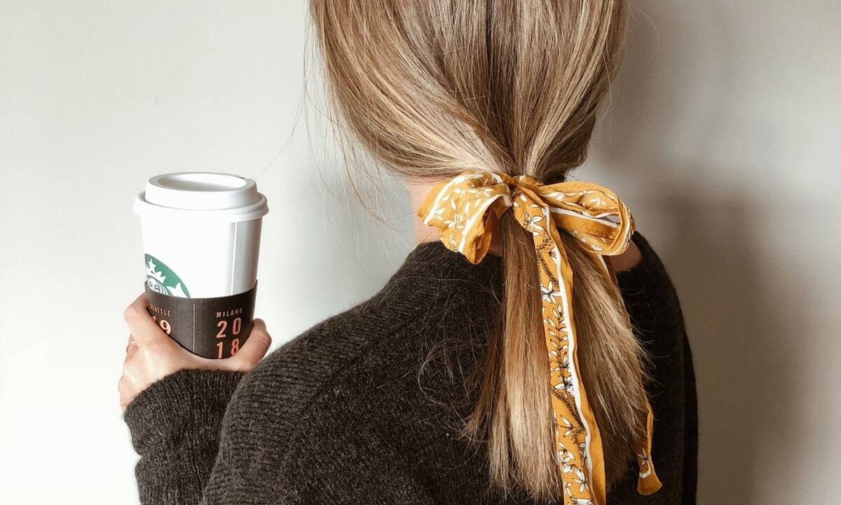 Τα κομμωτήρια είναι κλειστά: Πώς θα απαλλαγείς από την ψαλίδα των μαλλιών