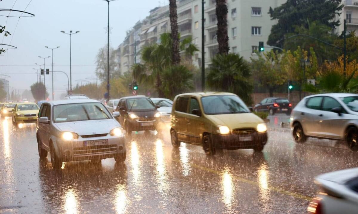 Καιρός live: Δείτε πού χτυπούν τώρα οι καταιγίδες (pics)