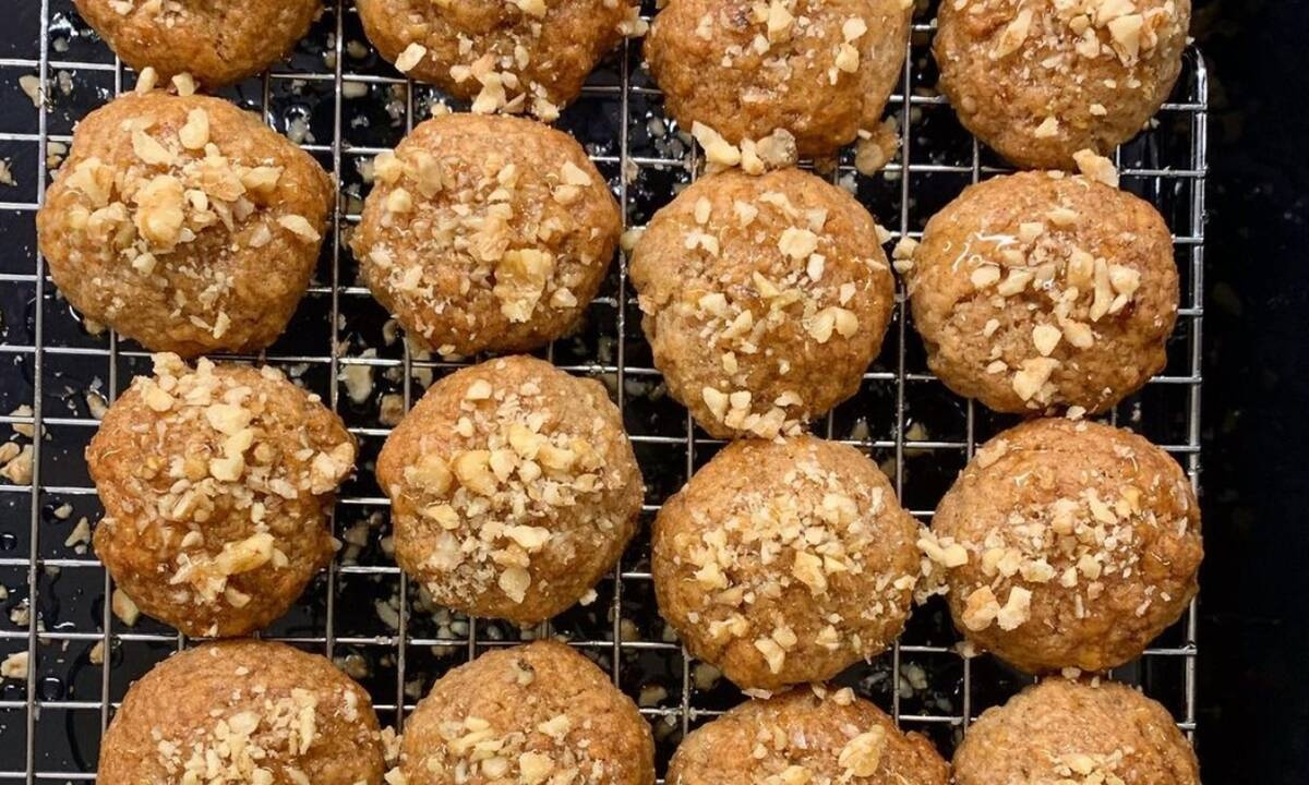 Πώς να μην στερηθείς τα μελομακάρονα αλλά να μην παχύνεις κιόλας