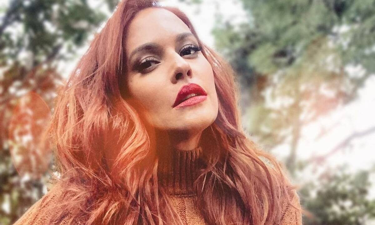 Σίσσυ Χρηστίδου: Αυτό είναι το τέλειο midi φόρεμα εντός και εκτός lockdown