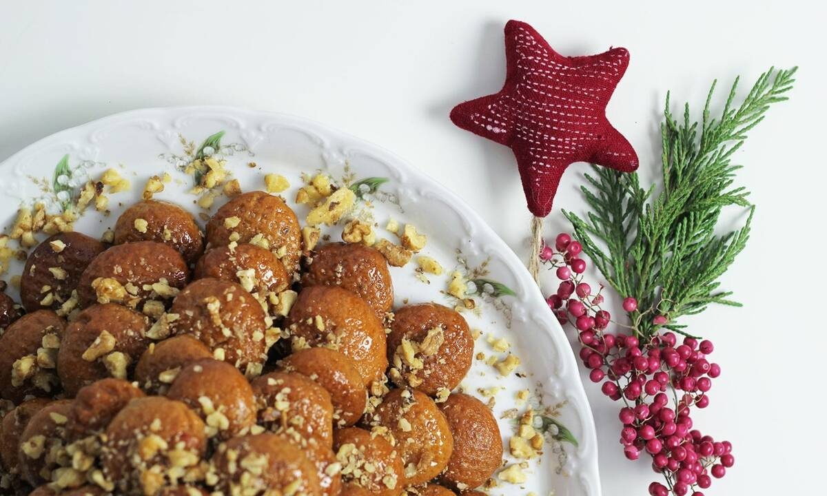 Σου περίσσεψαν υλικά από τα μελομακάρονα; Κάνε αυτές τις beauty συνταγές!