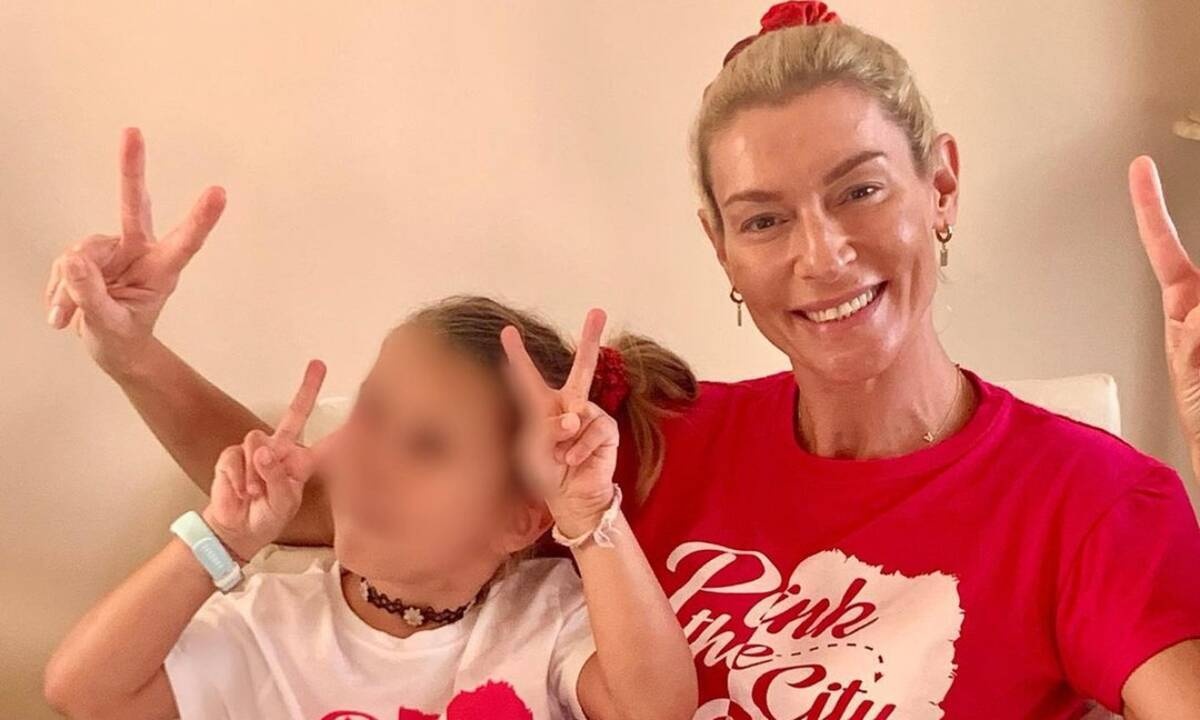 Ζέτα Δούκα: Στο κομμωτήριο με την κόρη της -Τι χτένισμα έκανε η μικρή