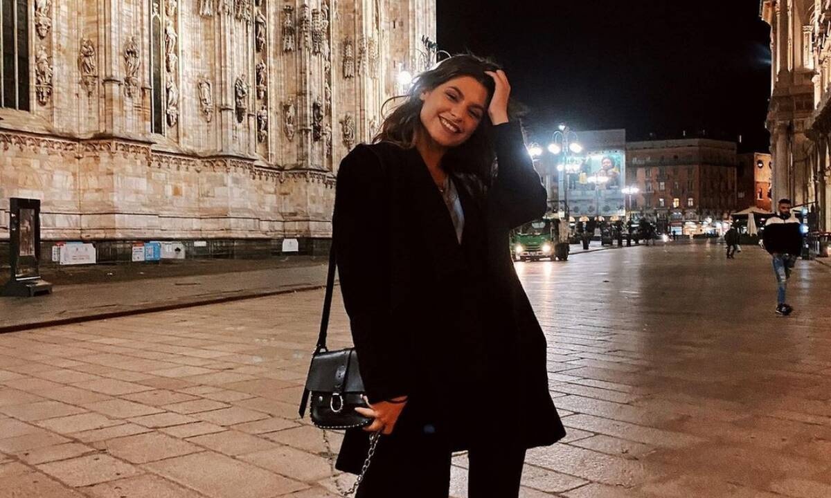 Η Δανάη Παππά στόλισε δέντρο και δεν φαντάζεσαι τι τρύπωσε μέσα