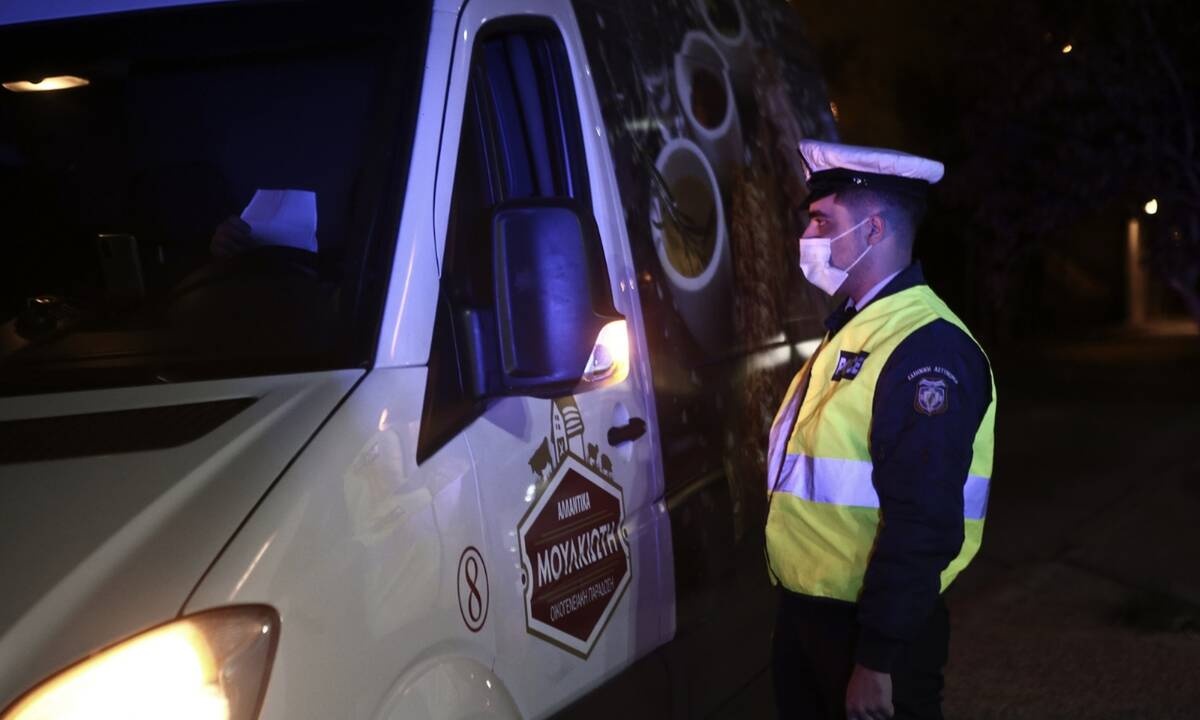 Lockdown: Ερημιά και μαζικά rapid test σε Κοζάνη και Δυτική Αττική