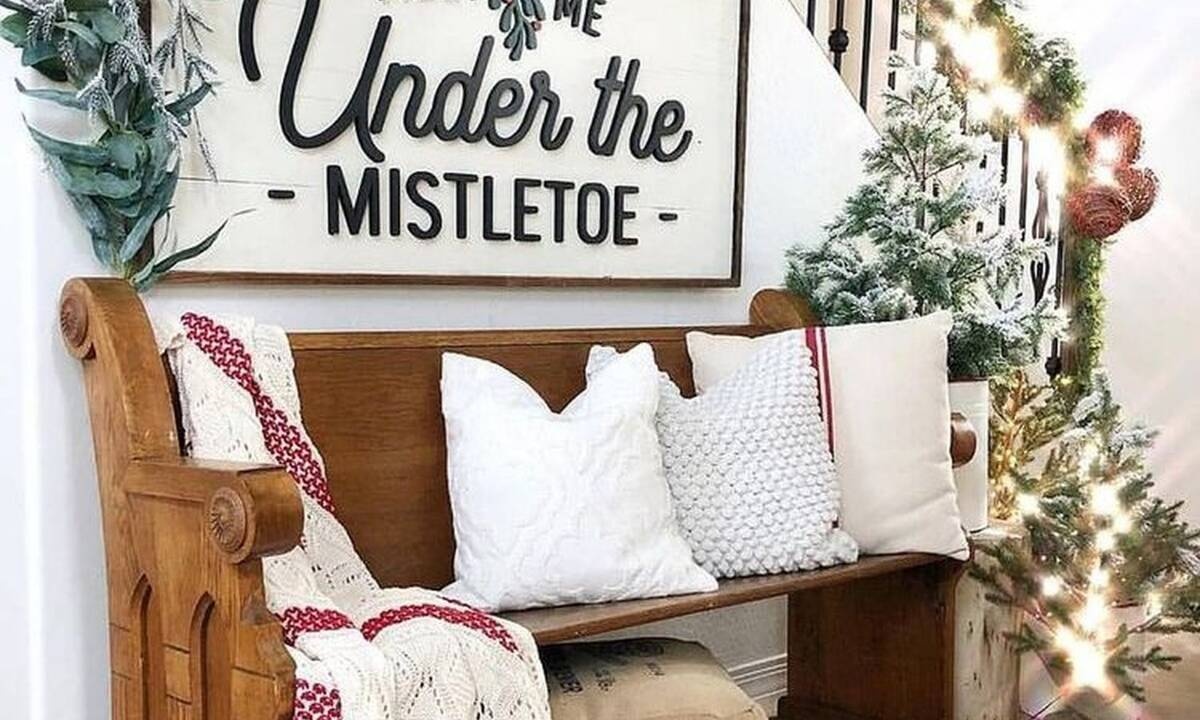 Πώς να διακοσμήσεις με χριστουγεννιάτικη διάθεση το χολ του σπιτιού σου