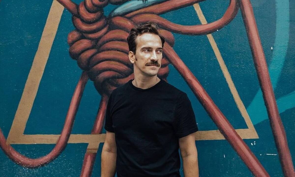 Δημήτρης Σαμόλης: «Μου αρέσει να λέω ότι είμαι παραμυθάς»