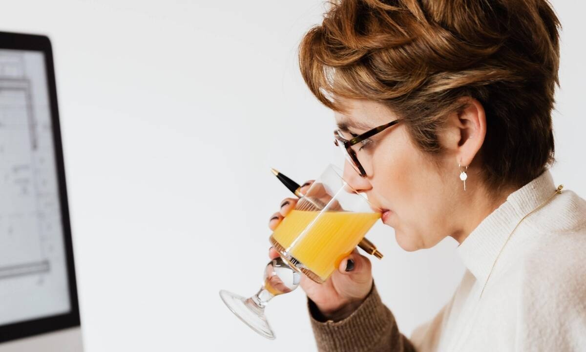 Αυτές είναι οι απαραίτητες τροφές που πρέπει να καταναλώνεις στην εμμηνόπαυση