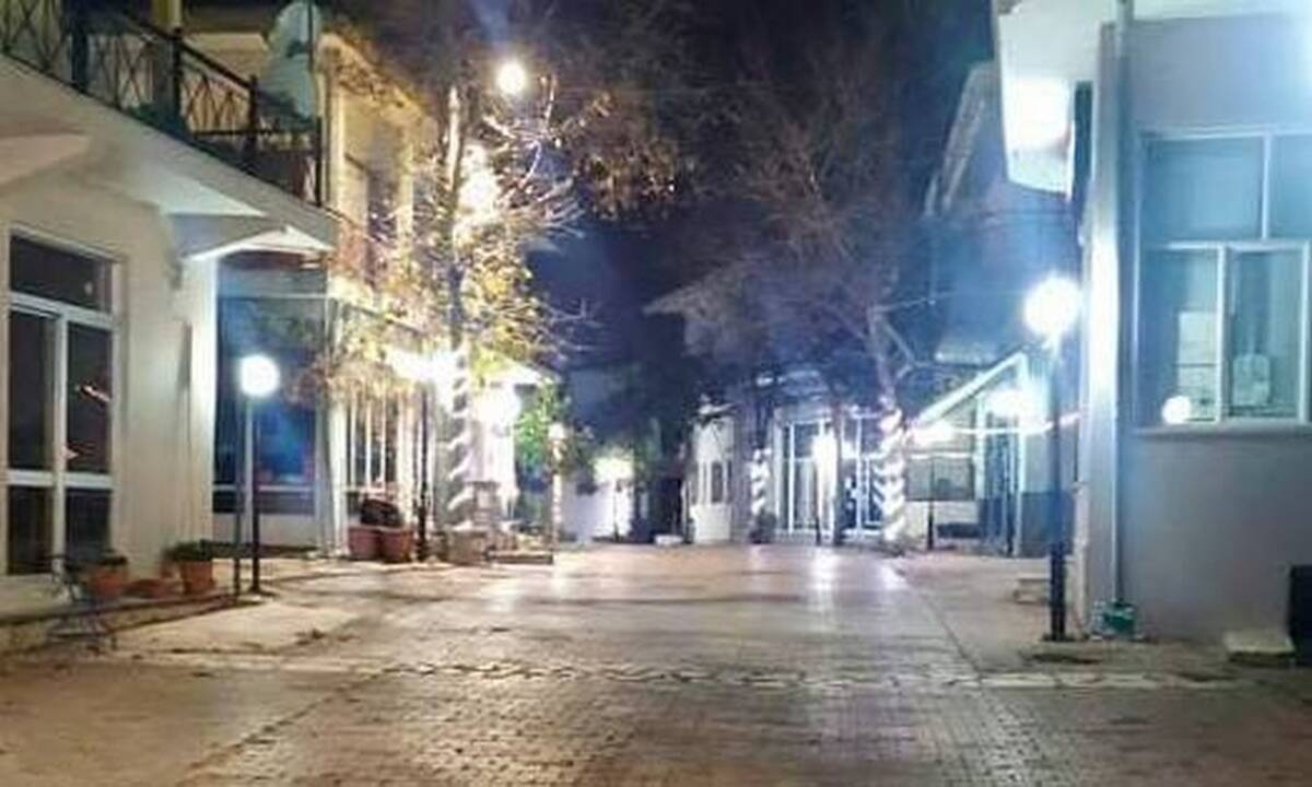Χωριό - φάντασμα οι Θεσπιές: Απόκοσμες εικόνες μετά την απόφαση για καραντίνα τα Χριστούγεννα