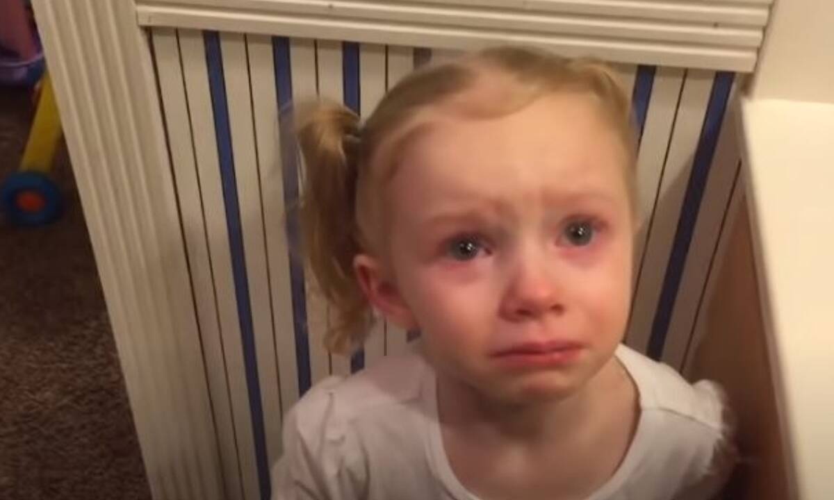 "Μπαμπά, εσύ είσαι;" - Αντιδράσεις παιδιών στο ξύρισμα του μπαμπά