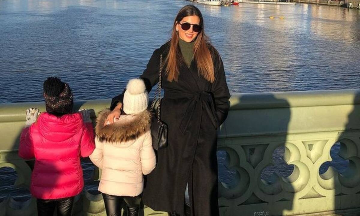 Σταματίνα Τσιμτσιλή: Με τις κόρες της στο Παρίσι - Δείτε φώτο