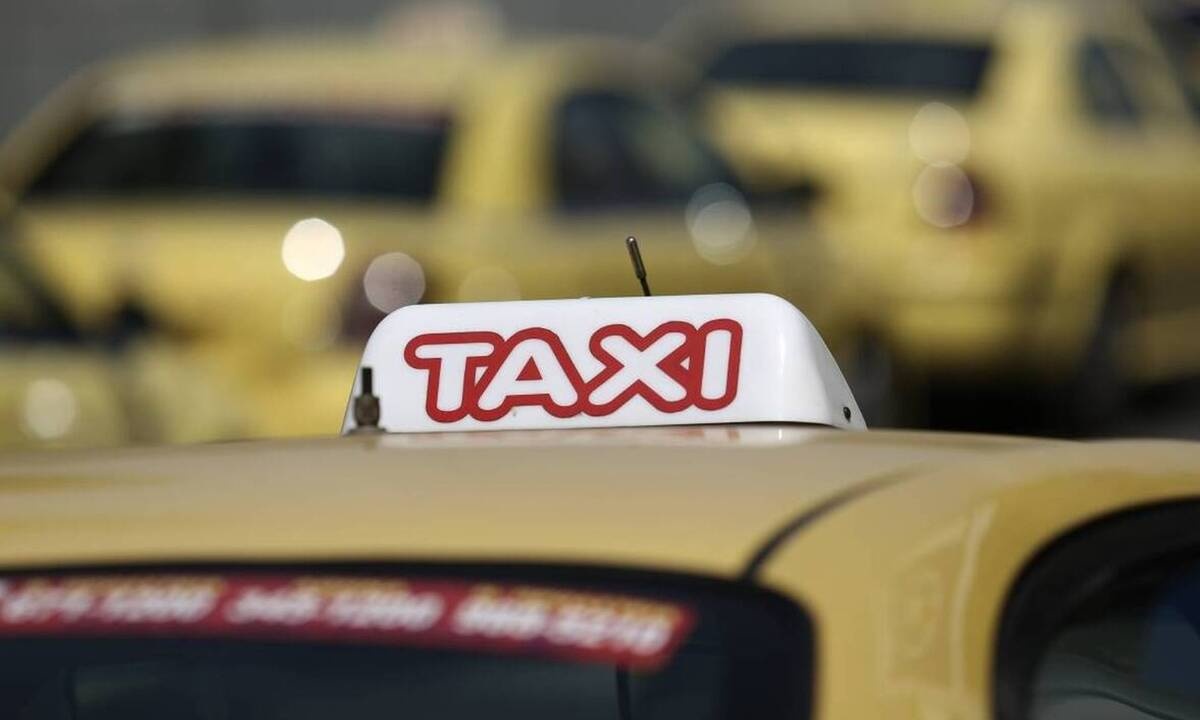 Παραμονή και ανήμερα Πρωτοχρονιάς: Δείτε τι ισχύει για τις μετακινήσεις με ταξί και ΙΧ