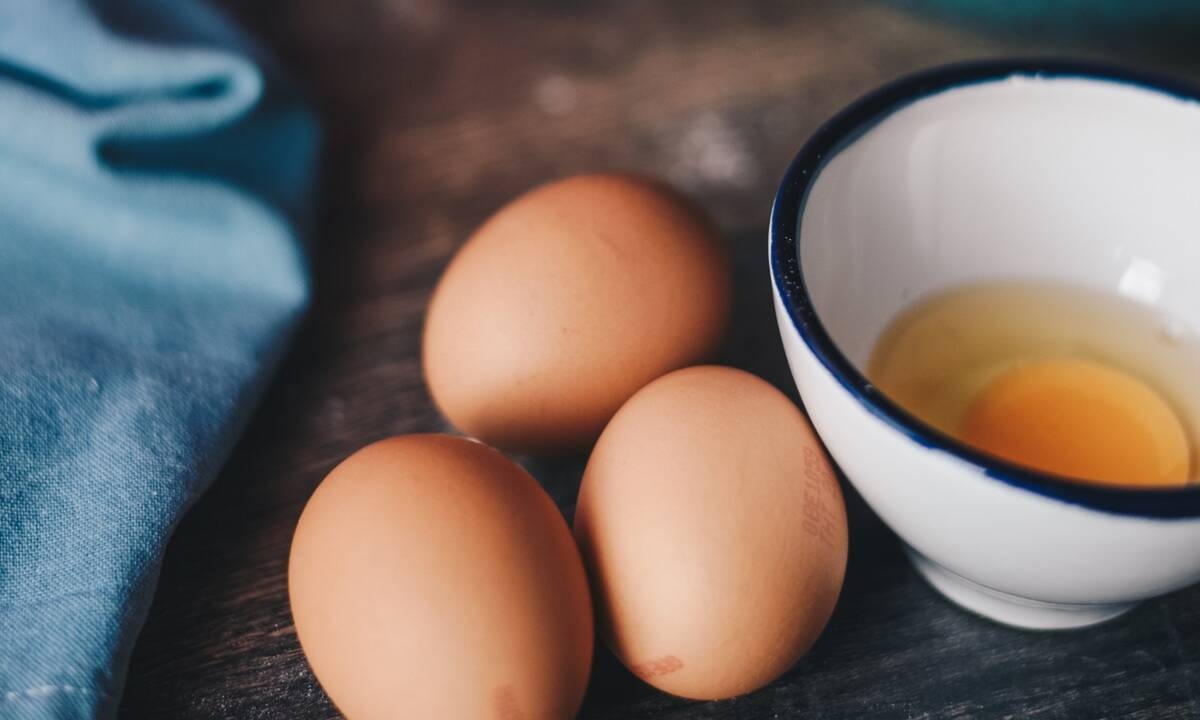 Επιτέλους μάθαμε τον σωστό τρόπο να σπάμε το αυγό