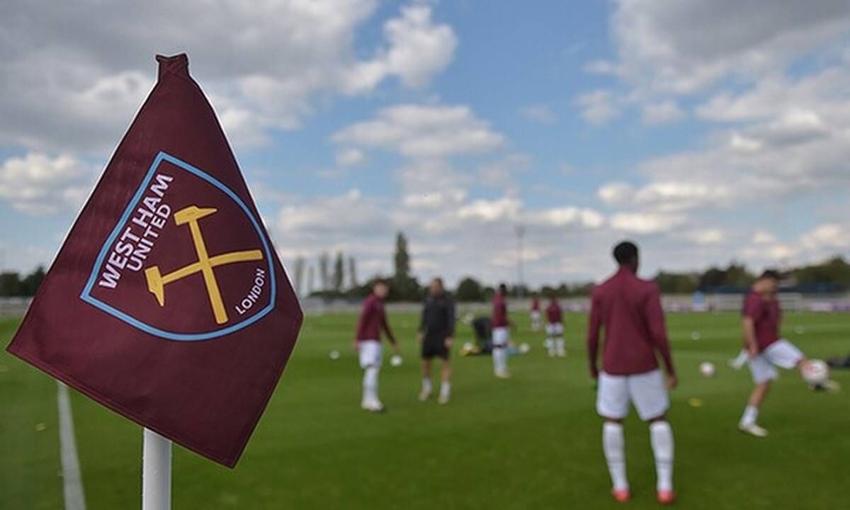 Γουέστ Χαμ: Πρώην πρωταγωνίστρια ερωτικών ταινιών έγινε γενική διευθύντρια (pics)