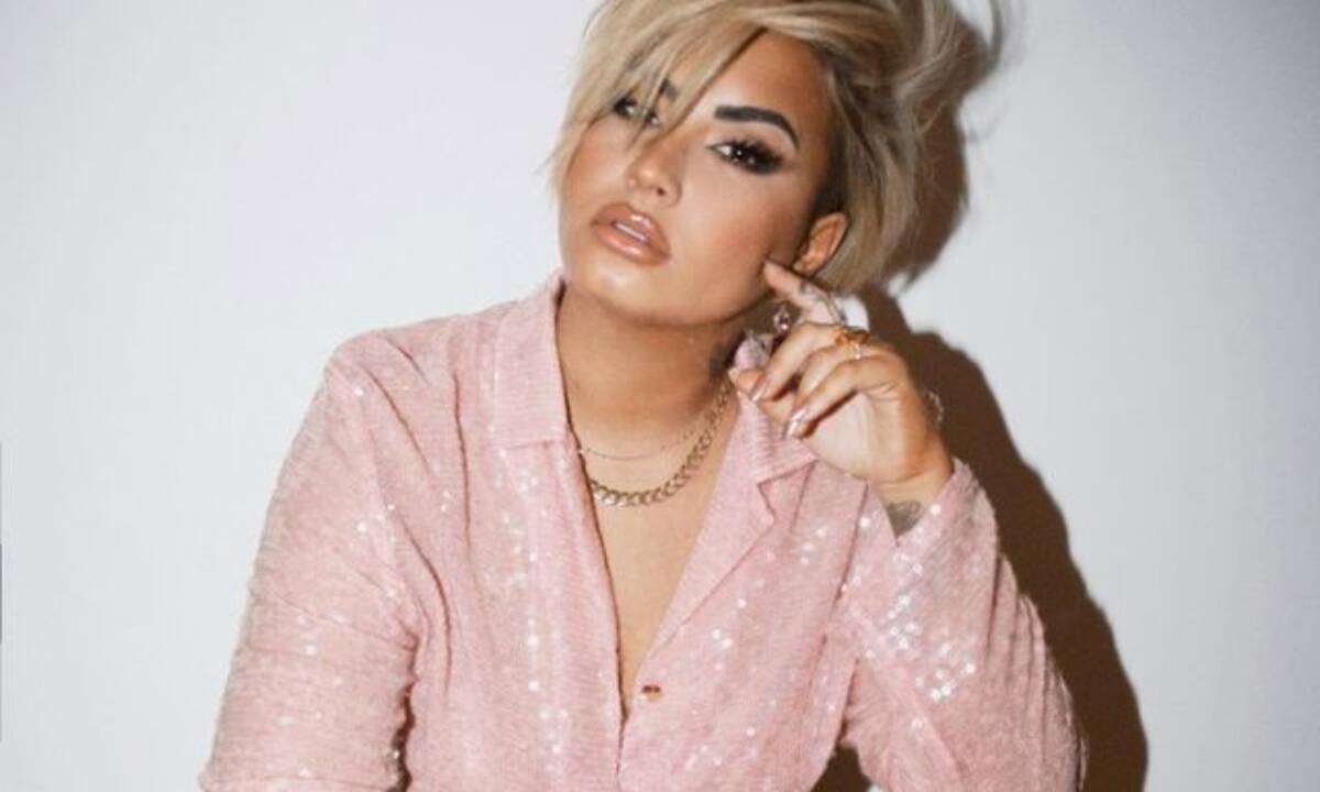 Ναι! Η Demi Lovato άλλαξε πάλι χρώμα στα μαλλιά της