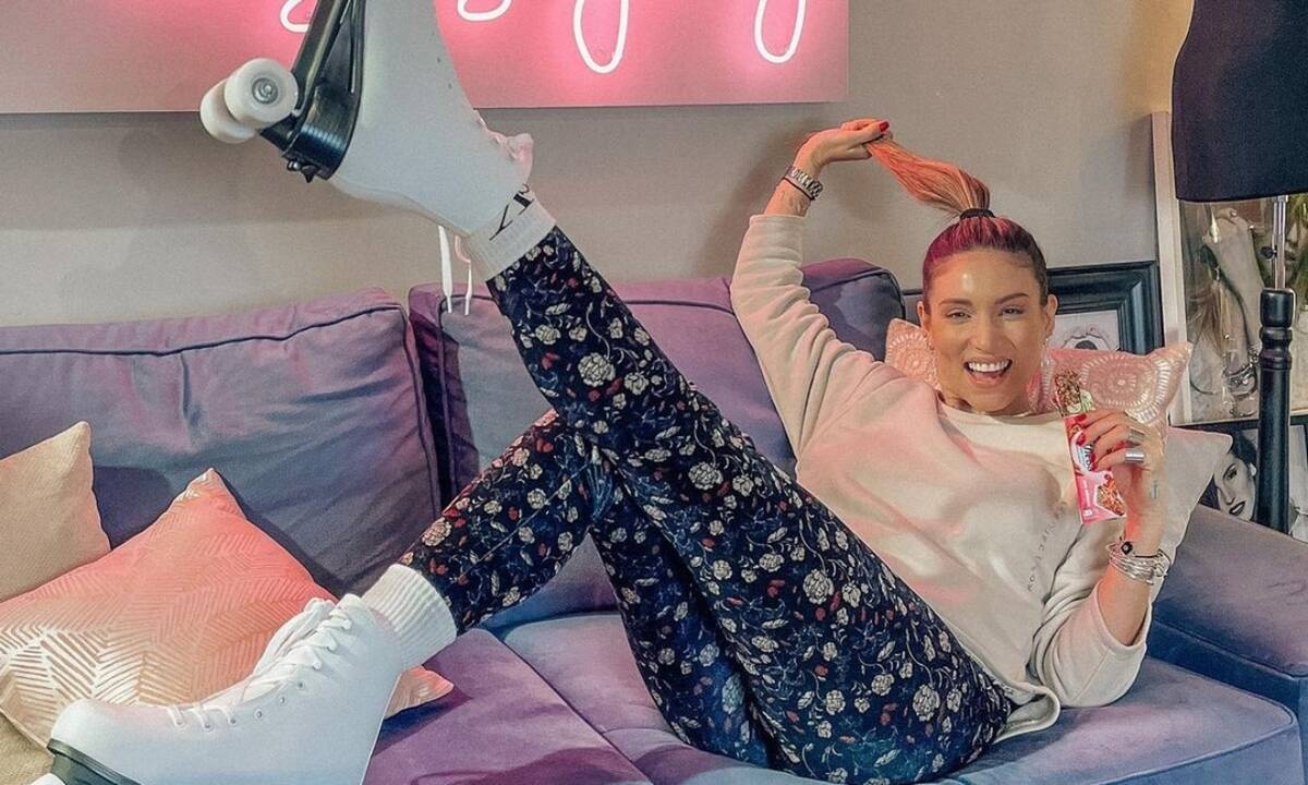 Αθηνά Οικονομάκου: Έτσι έκρυβε την εγκυμοσύνη της (pics)