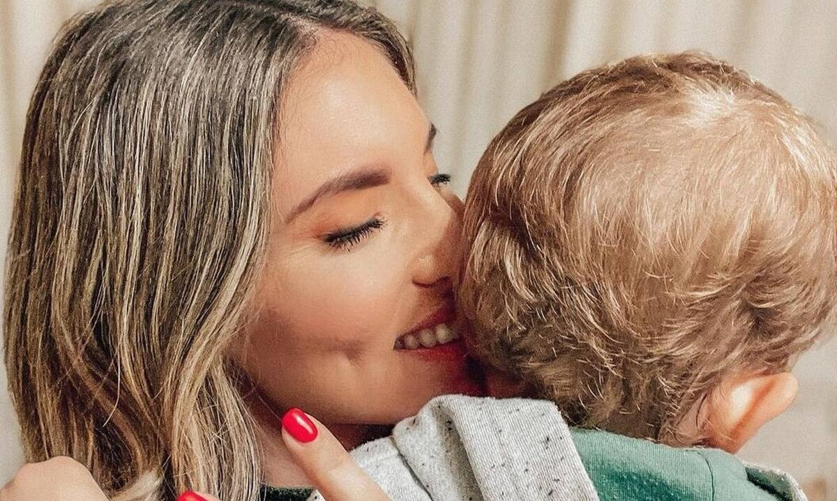 Οικονομάκου: Οι φωτό που πρόδιδαν την εγκυμοσύνη της πριν την ανακοινώσει!