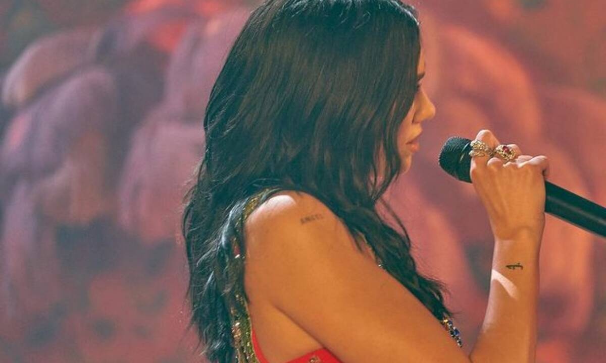 Έτσι διέψευσε την εγκυμοσύνη της η 25χρονη τραγουδίστρια