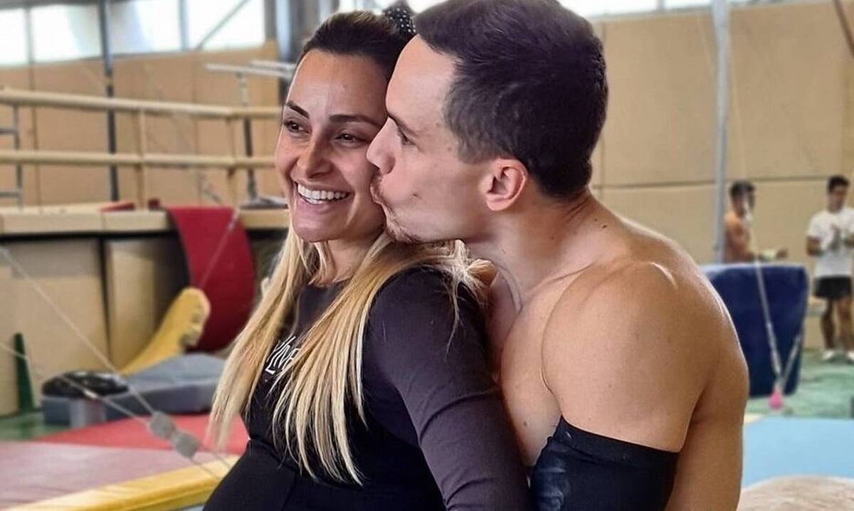 Μιλλούση - Πετρούνιας: Θα πάθετε πλάκα! Η νέα τρυφερή φωτογραφία με το μωράκι τους!