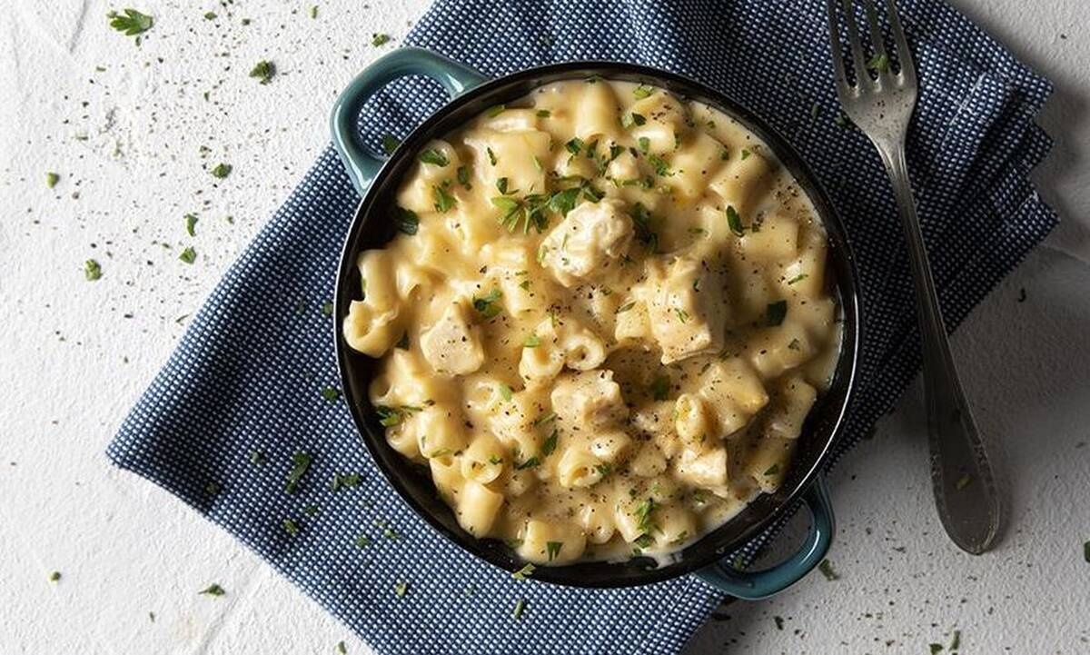 Mac ‘n’ cheese με κοτόπουλο από τον Άκη Πετρετζίκη
