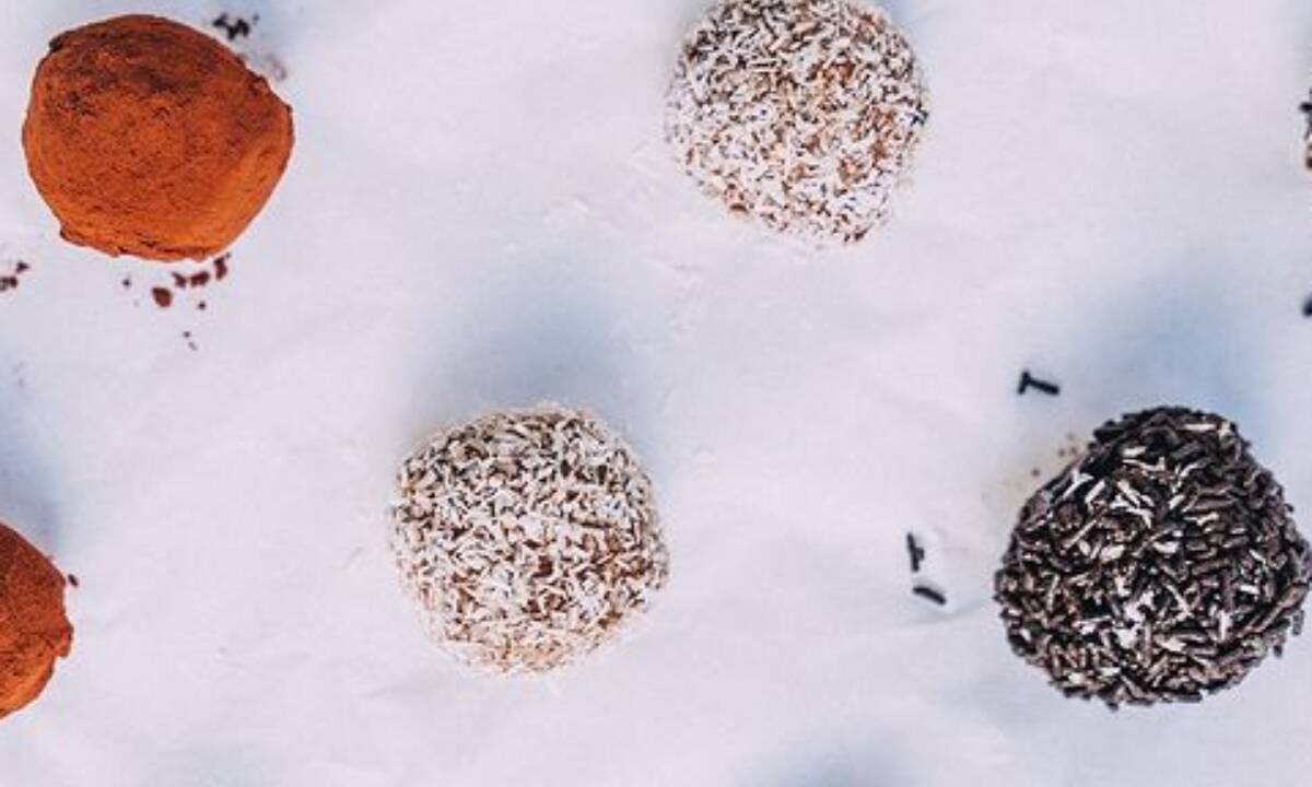 Τρουφάκια με δύο υλικά που δεν παχαίνουν καθόλου