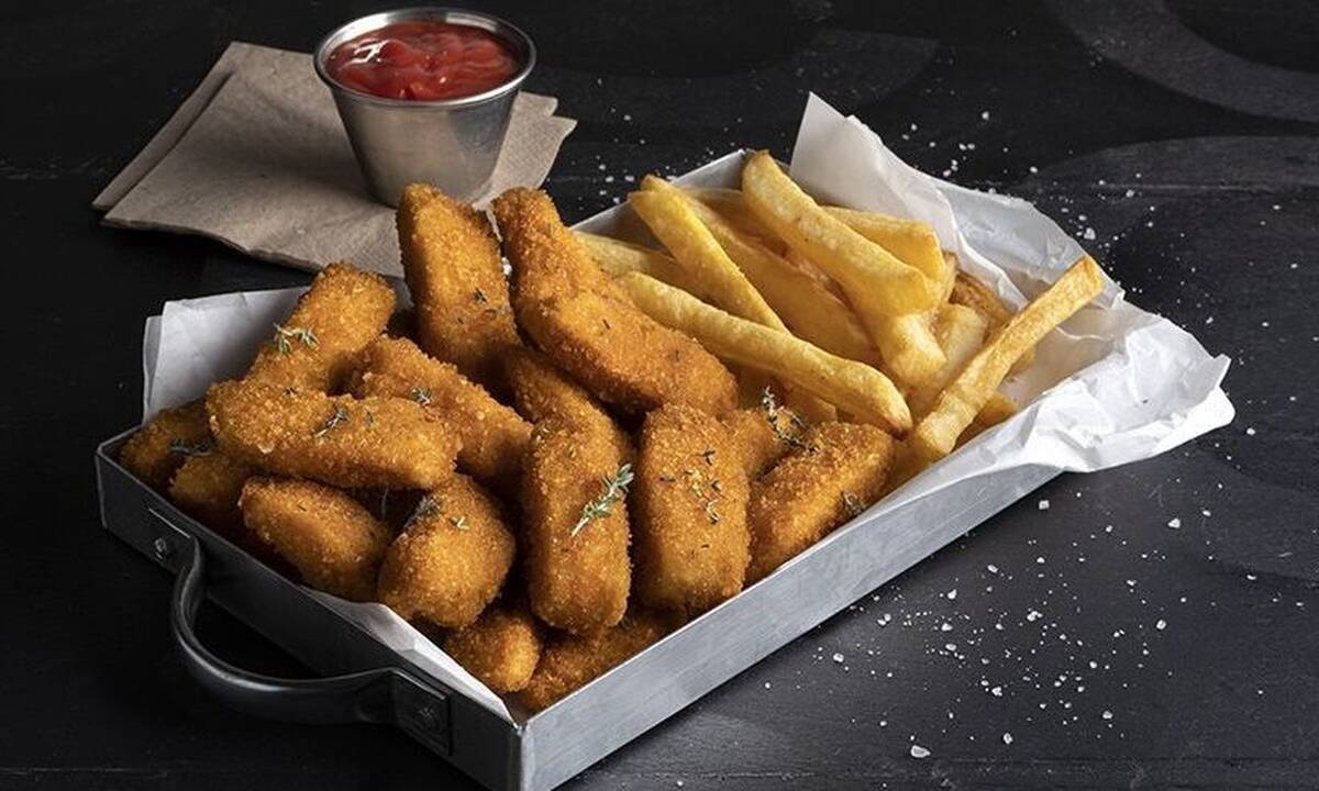 Φτιάξτε μόνοι σας λαχταριστές κοτομπουκιές όπως ο Άκης Πετρετζίκης 