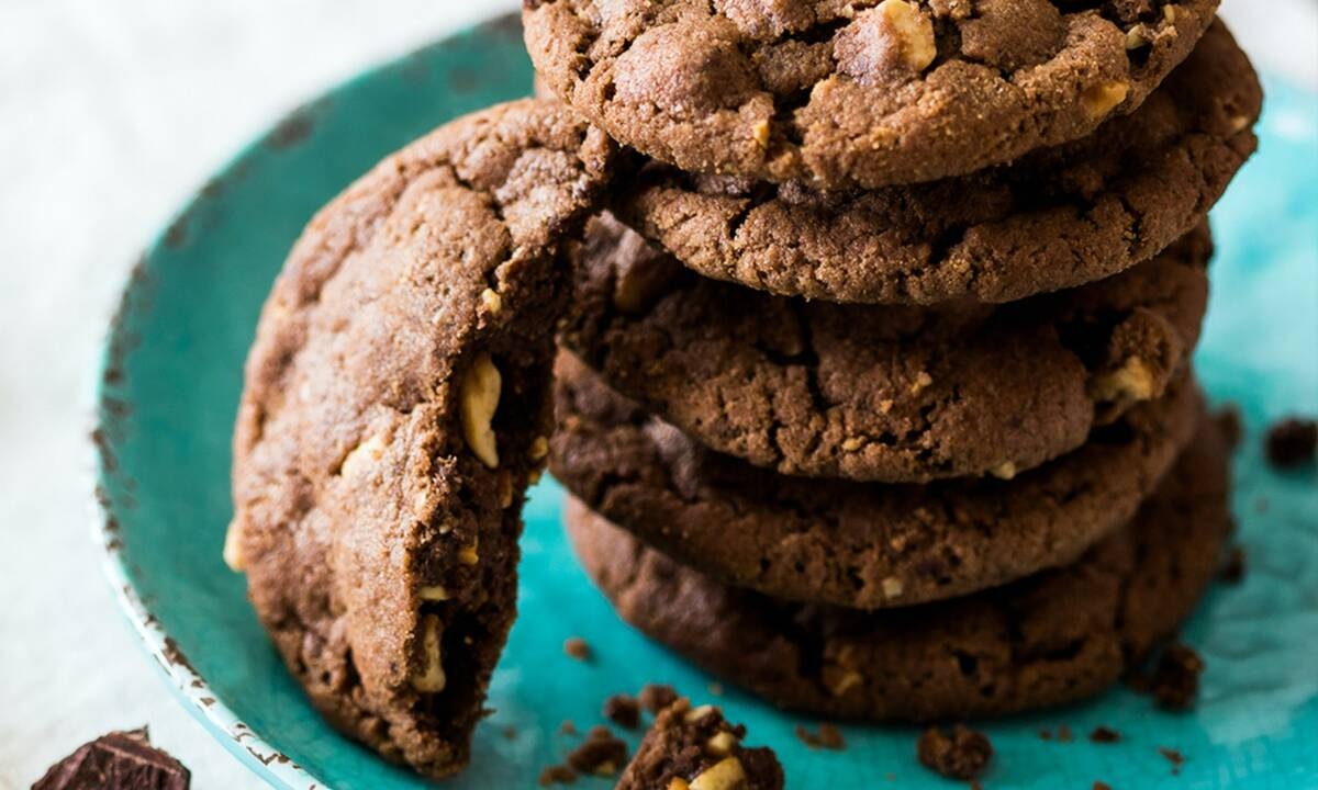 Μπισκότα με βρόμη και σοκολάτα χωρίς ψήσιμο