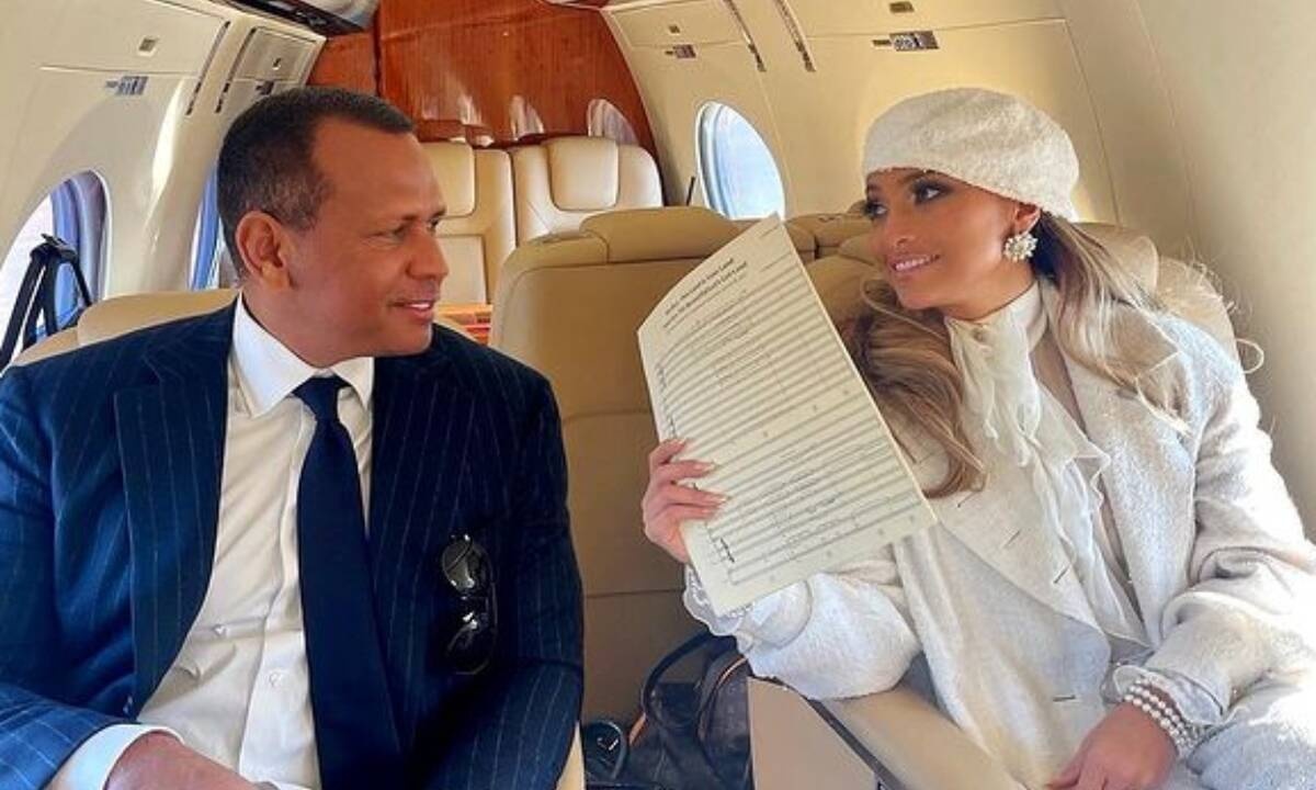 Η φερόμενη ως ερωμένη του Alex Rodriguez σπάει τη σιωπή της: Ακούει η JLo;