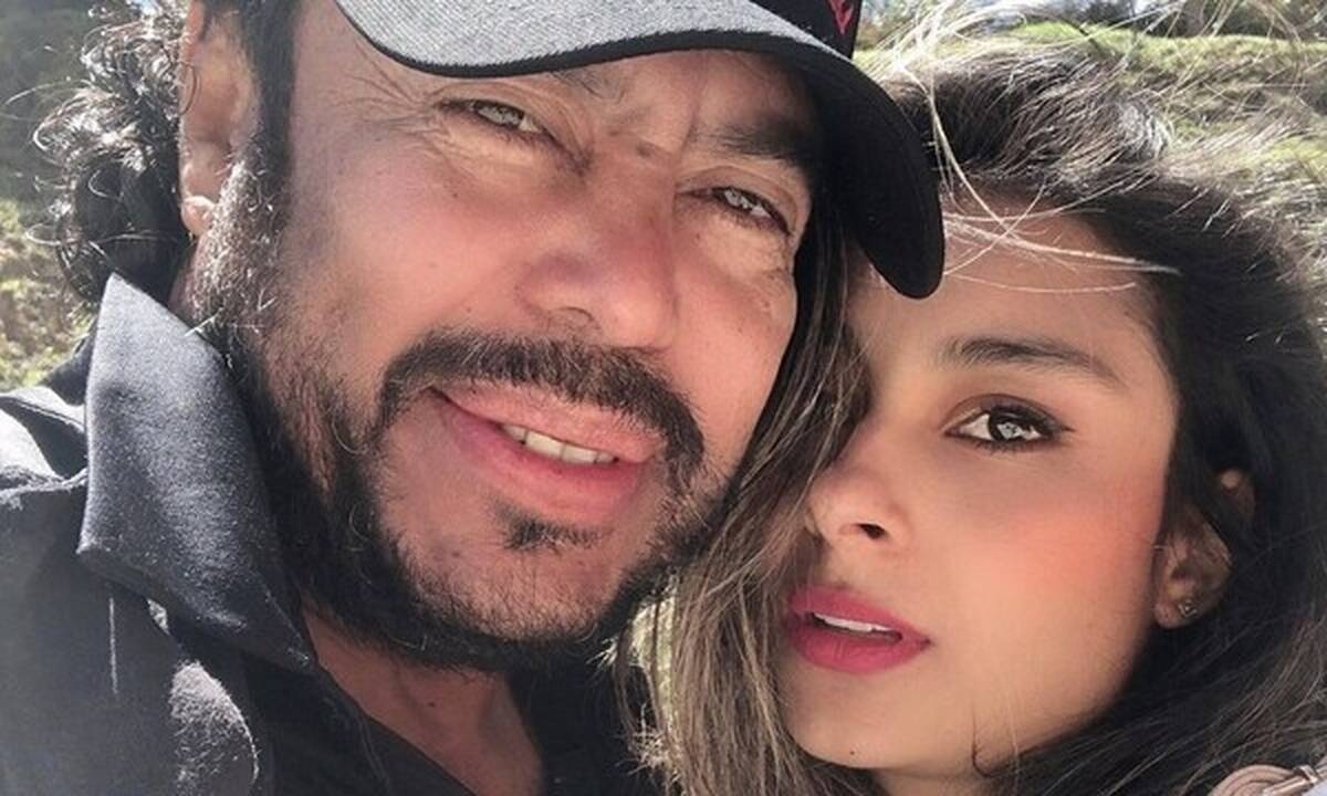 Ρενέ Χιγκίτα: Η εκρηκτική κόρη του ποζάρει γυμνή στο Instagram (pics)