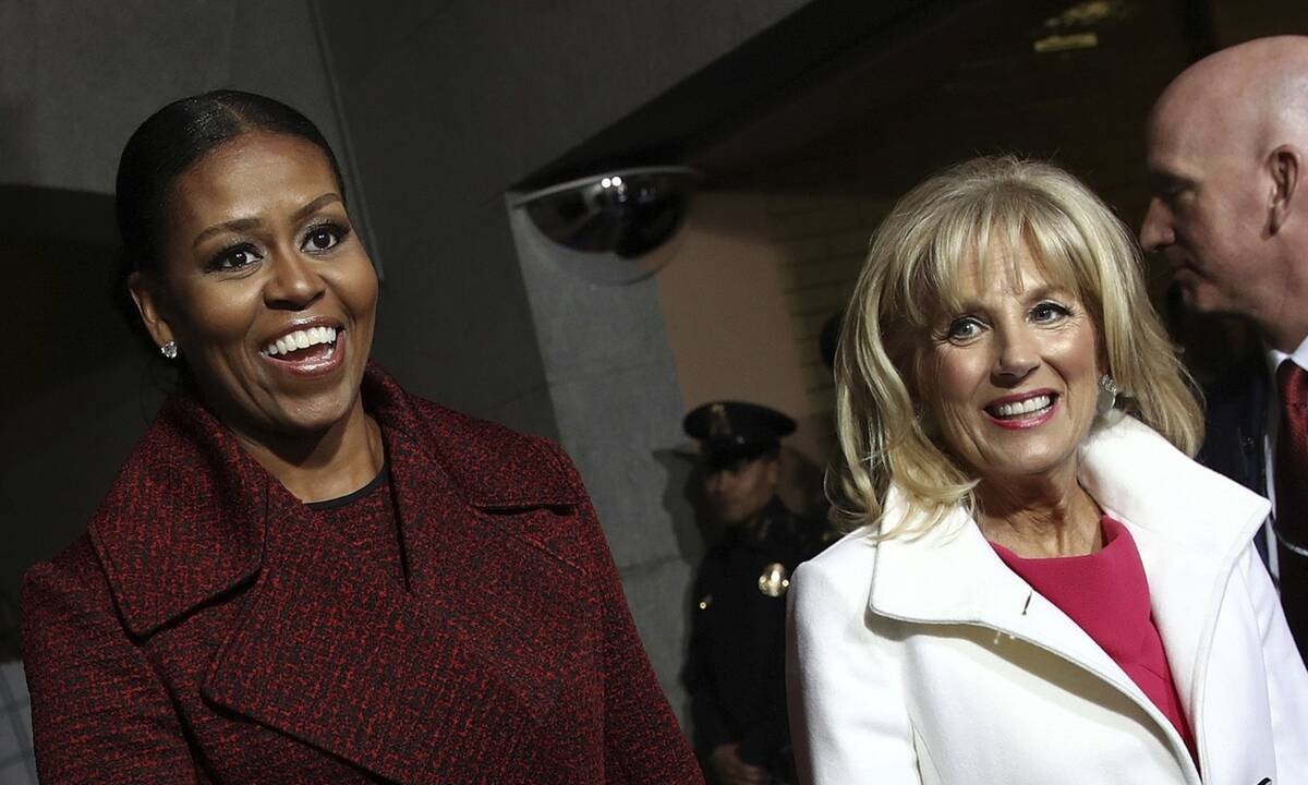 Η συγκινητική έκπληξη της Jill Biden στην Michelle Obama