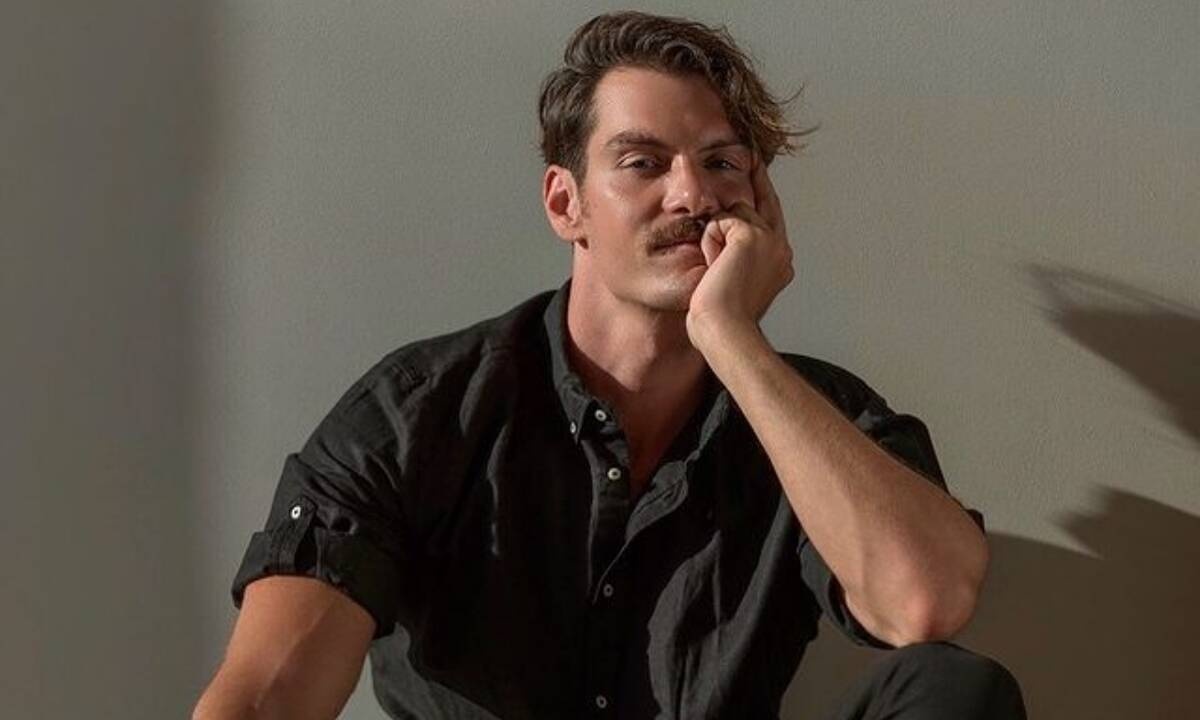 Κι όμως ο Κωνσταντής από τις Άγριες Μέλισσες έχει παίξει σε video clip