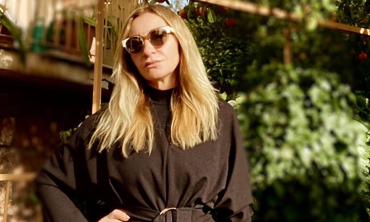 Ρούλα Ρέβη: Δείχνει την ατέλεια στο σώμα της μετά την απόκτηση των διδύμων και... συγκινεί! 