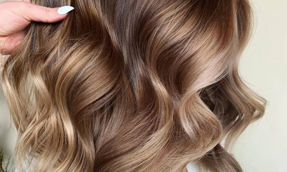 Το μεγαλύτερο hair color trend του 2021 ταιριάζει κυριολεκτικά σε όλες