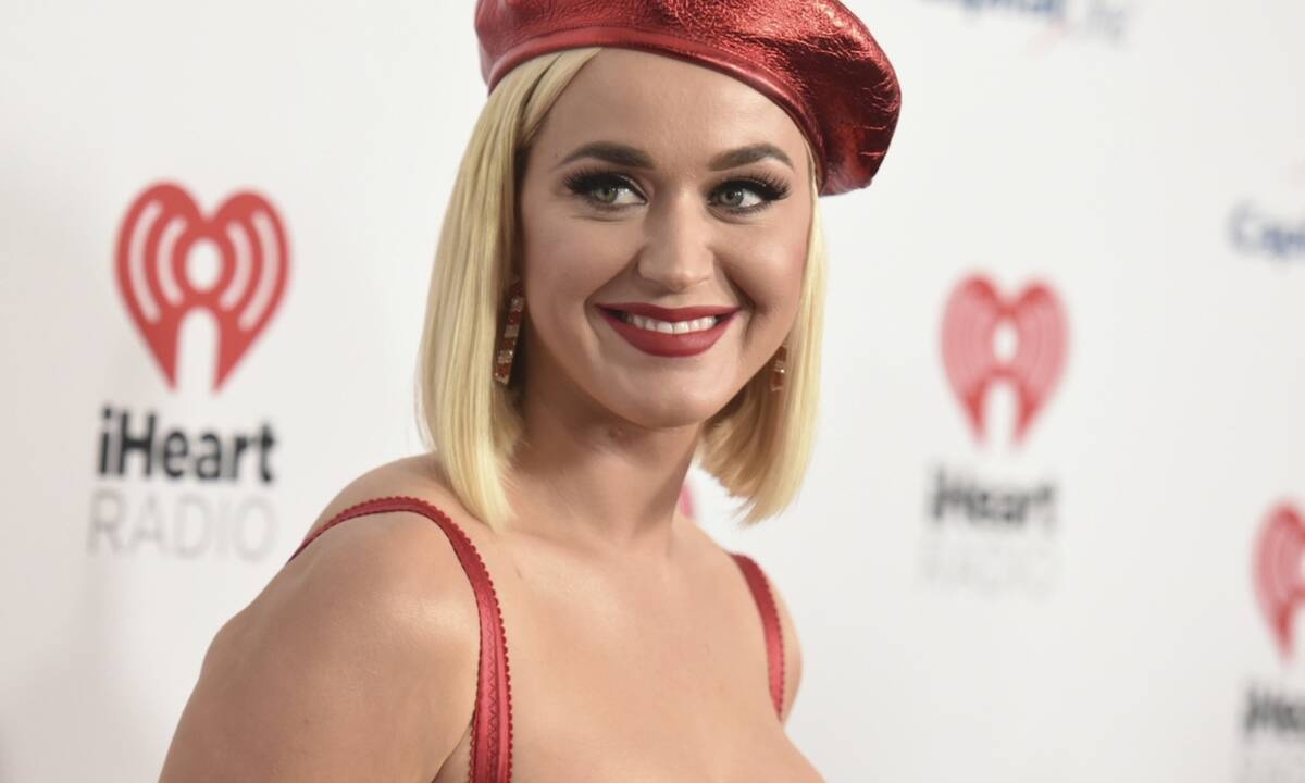 Τέλος τα ξανθά μαλλιά: Η  απίστευτη αλλαγή της τραγουδίστριας