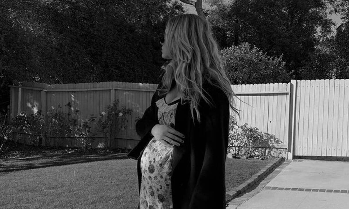 To supermodel γέννησε και αυτό είναι το όνομα της κόρης της