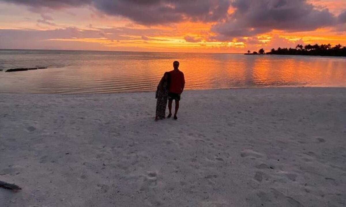 Το διάσημο ζευγάρι έχει 18 χρόνια διαφορά & επιβεβαίωσε τη σχέση του κάπως έτσι